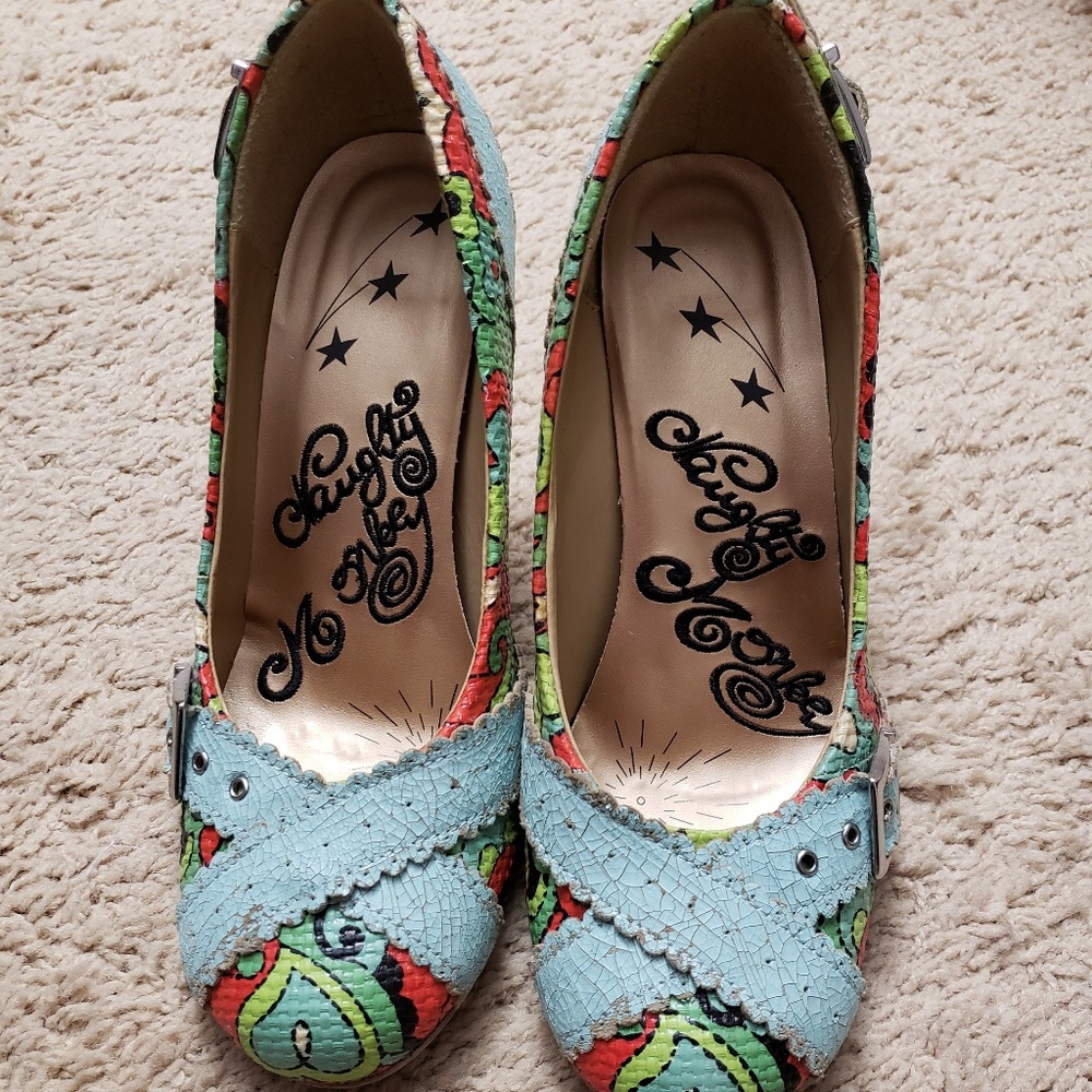 Ladies shoes